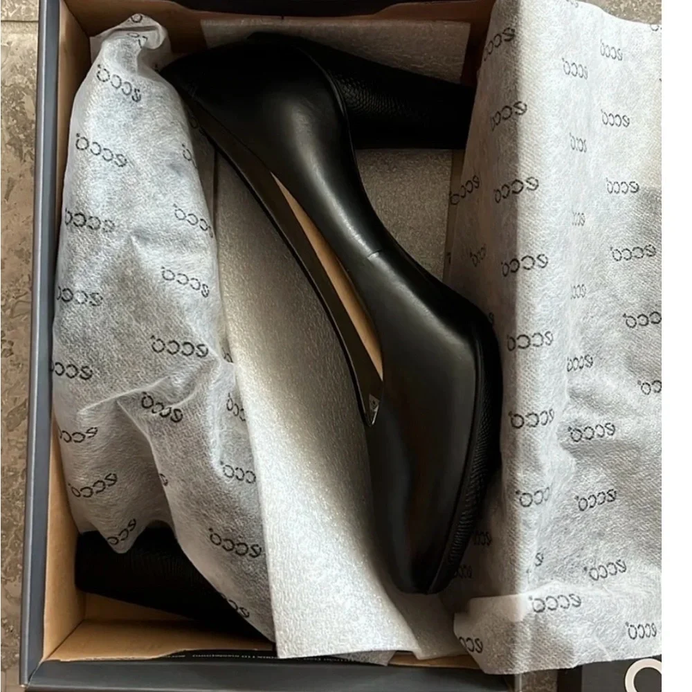 Ecco Sculptured 75 Black Leather Block Heel Pump size 40 US 9-9.5